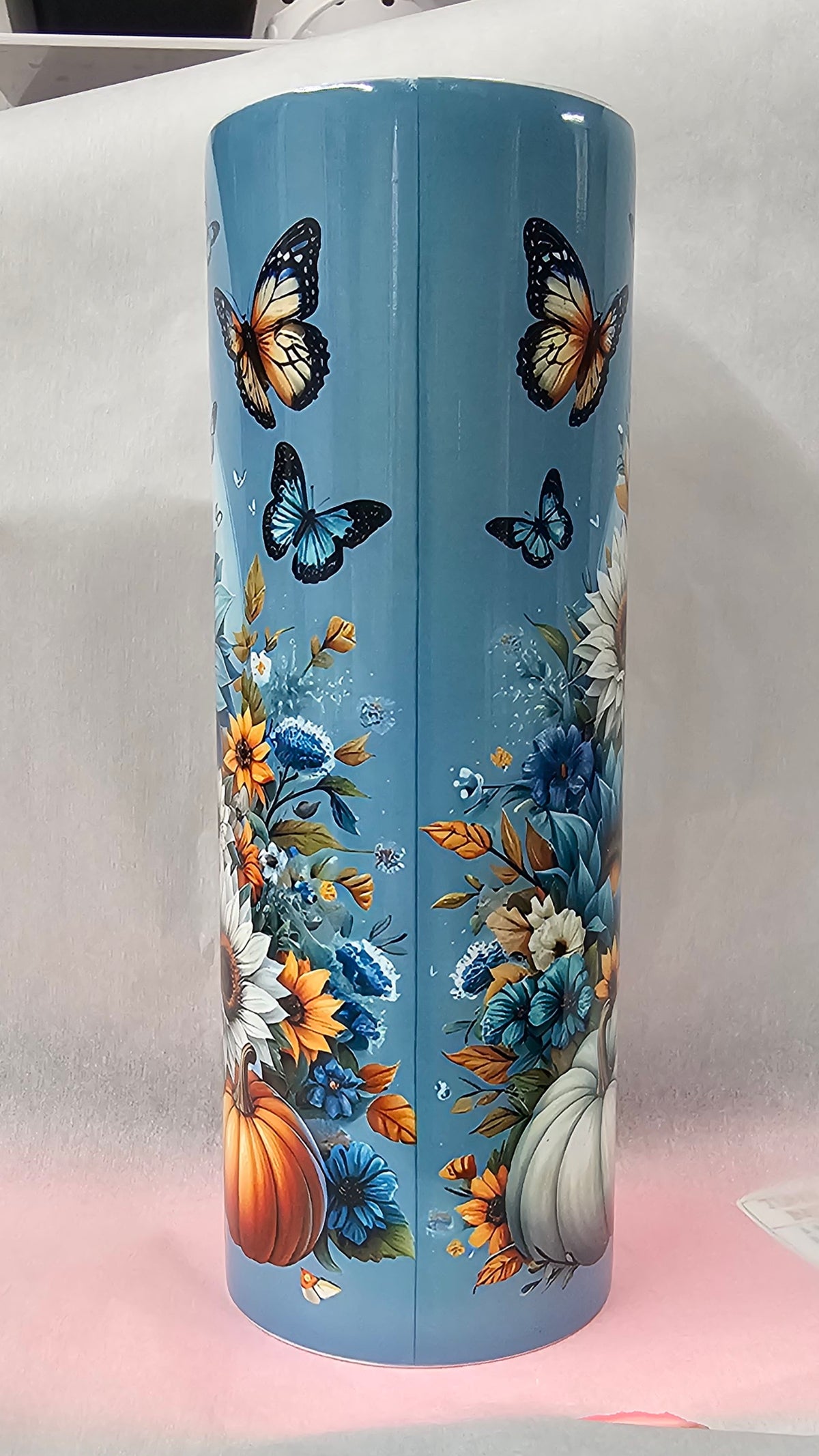 Blue Flowers Fall Highland Cow 20oz Tumbler